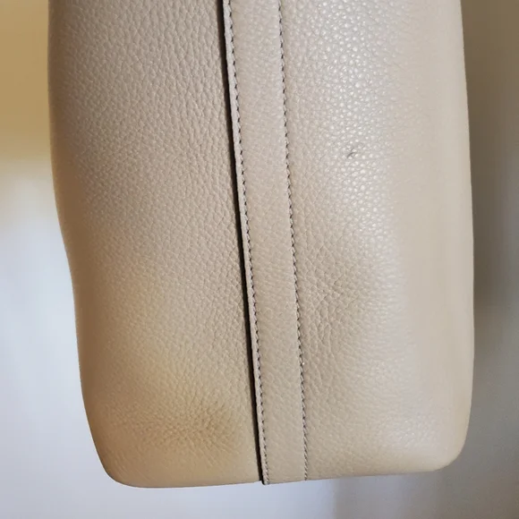 🤎 Authentic Tory Burch Leather Perforated Logo Tote - Picture 7 of 9